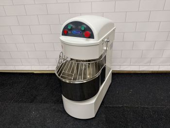 Spiraalkneder - 20 L - 13 Kg Deeg - 2 Snelheden